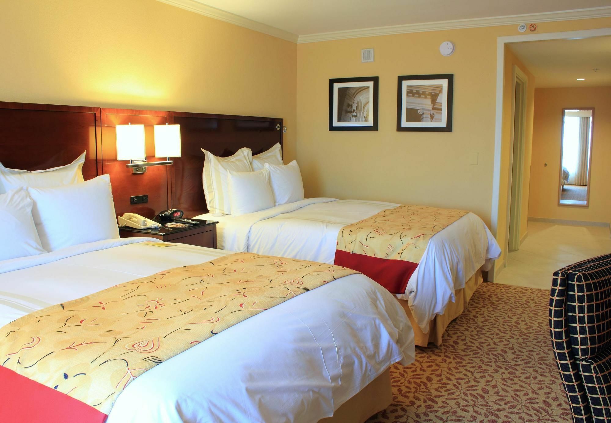St. Petersburg Marriott Clearwater Hotel Exterior foto