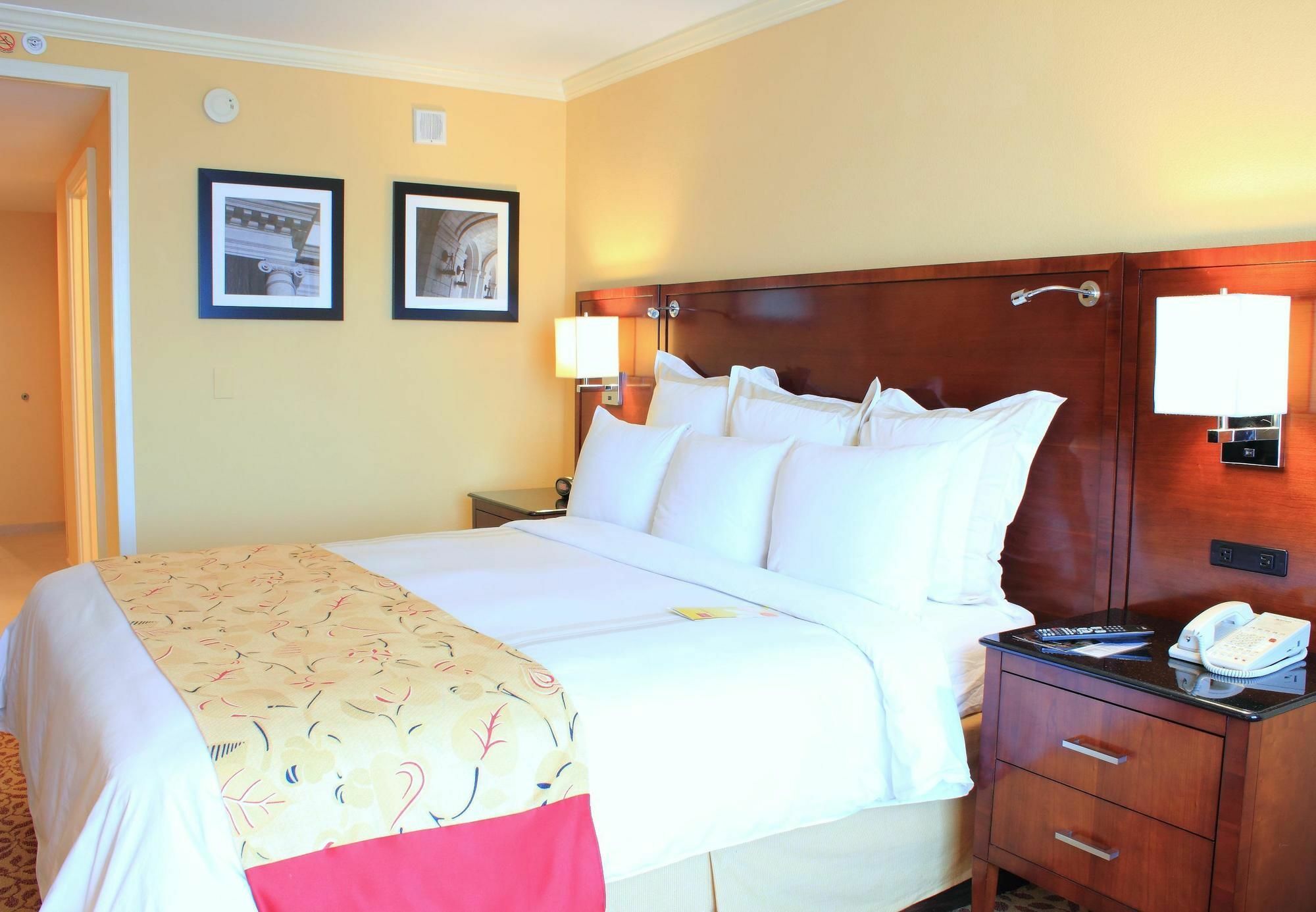 St. Petersburg Marriott Clearwater Hotel Exterior foto